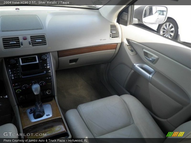 Silver Metallic / Taupe 2004 Volvo XC90 2.5T