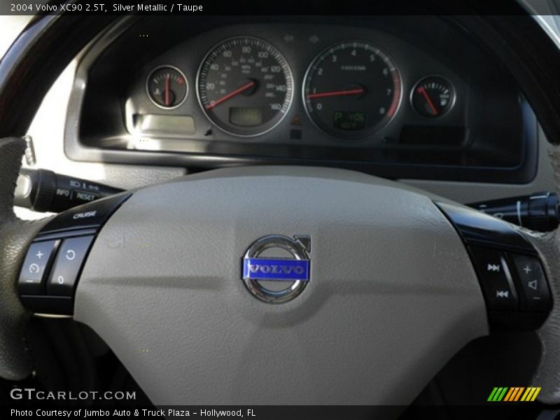 Silver Metallic / Taupe 2004 Volvo XC90 2.5T
