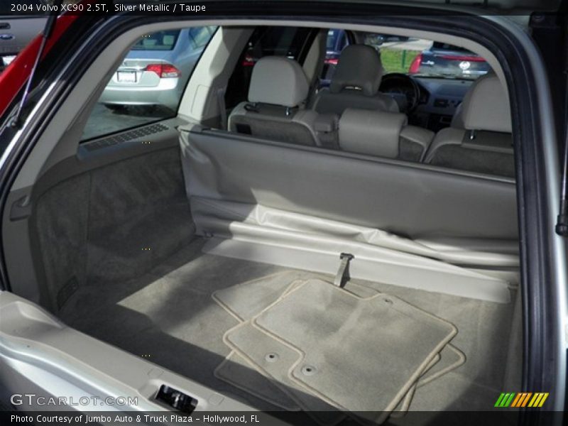 Silver Metallic / Taupe 2004 Volvo XC90 2.5T