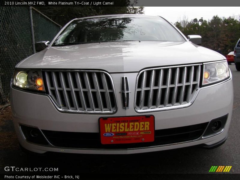 White Platinum Tri-Coat / Light Camel 2010 Lincoln MKZ FWD