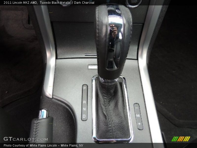 Tuxedo Black Metallic / Dark Charcoal 2011 Lincoln MKZ AWD
