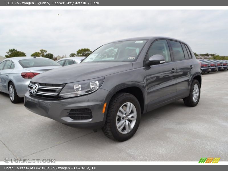 Pepper Gray Metallic / Black 2013 Volkswagen Tiguan S