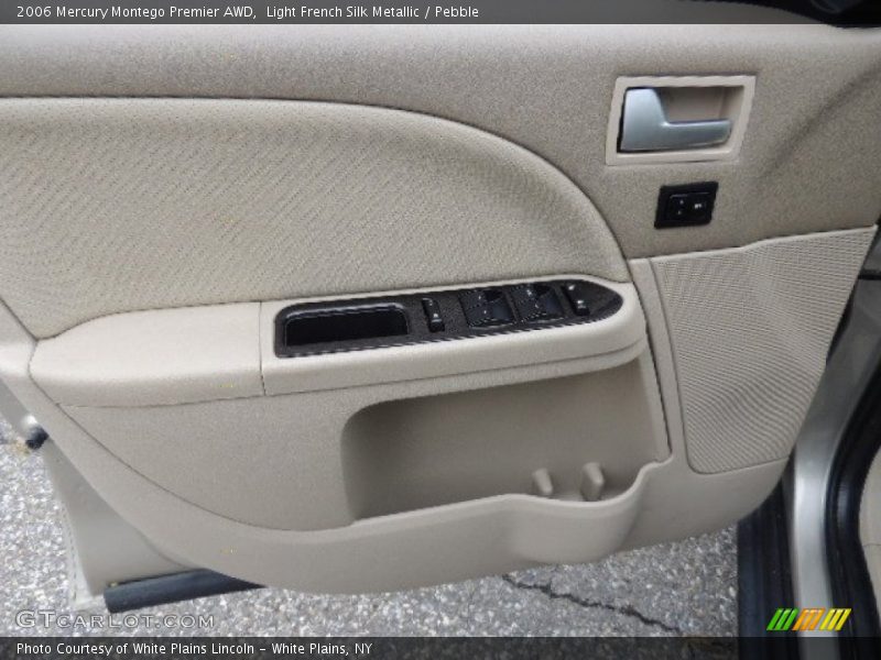 Door Panel of 2006 Montego Premier AWD