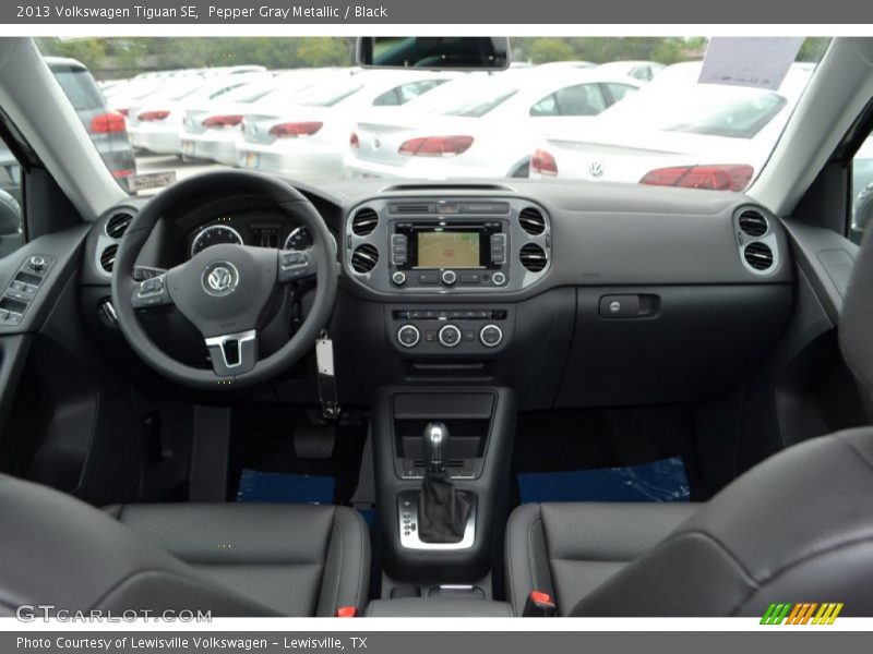 Pepper Gray Metallic / Black 2013 Volkswagen Tiguan SE
