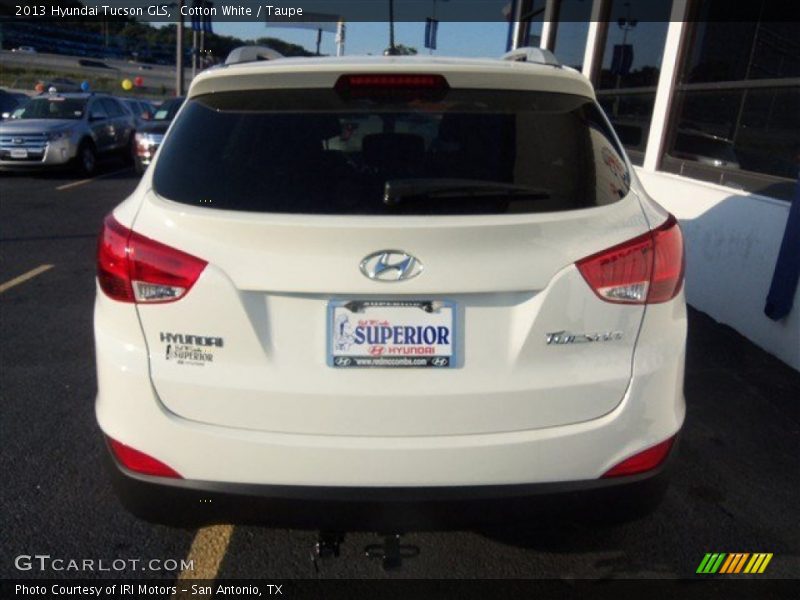 Cotton White / Taupe 2013 Hyundai Tucson GLS