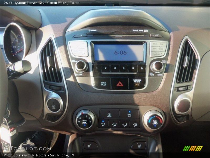 Cotton White / Taupe 2013 Hyundai Tucson GLS