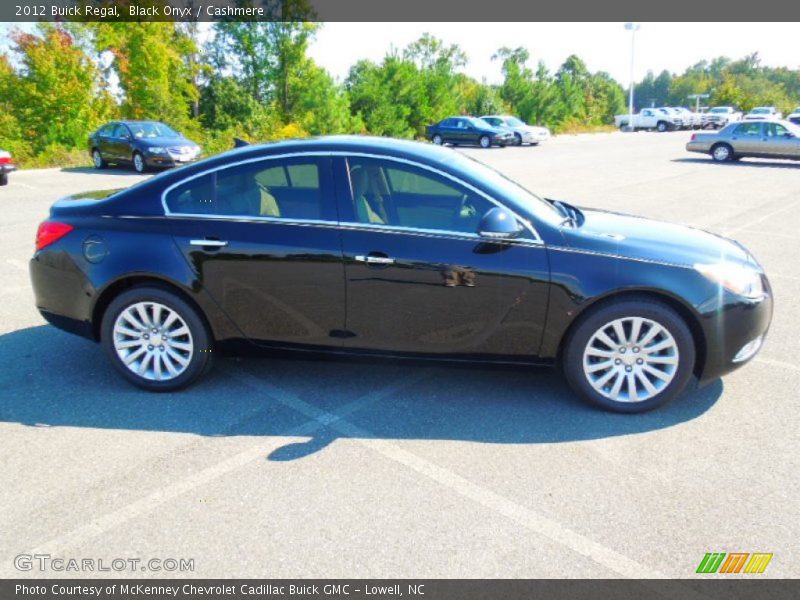 Black Onyx / Cashmere 2012 Buick Regal