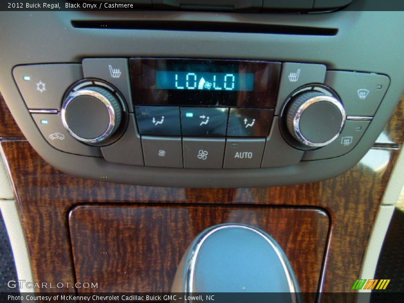 Black Onyx / Cashmere 2012 Buick Regal