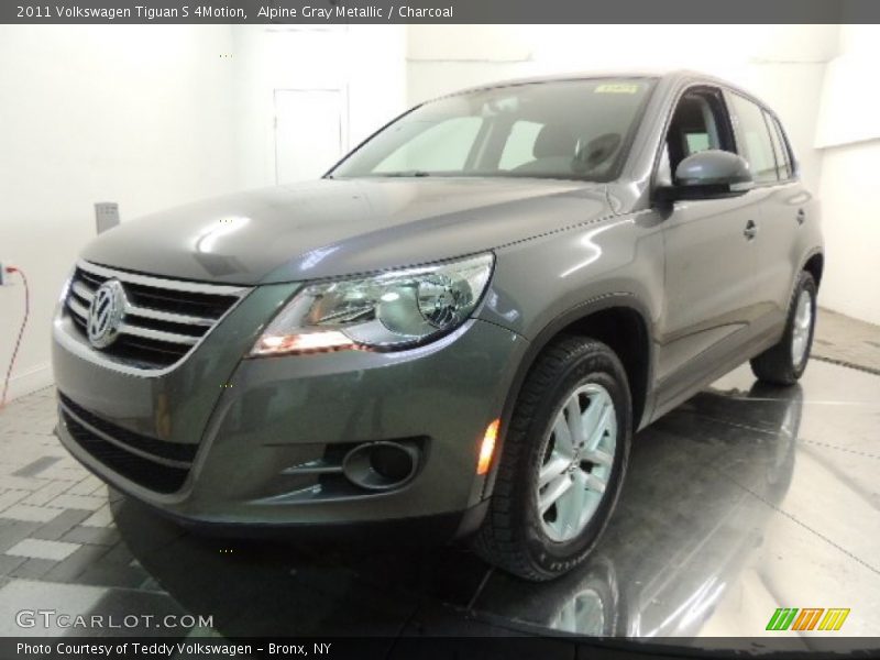 Alpine Gray Metallic / Charcoal 2011 Volkswagen Tiguan S 4Motion