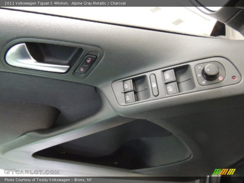 Alpine Gray Metallic / Charcoal 2011 Volkswagen Tiguan S 4Motion