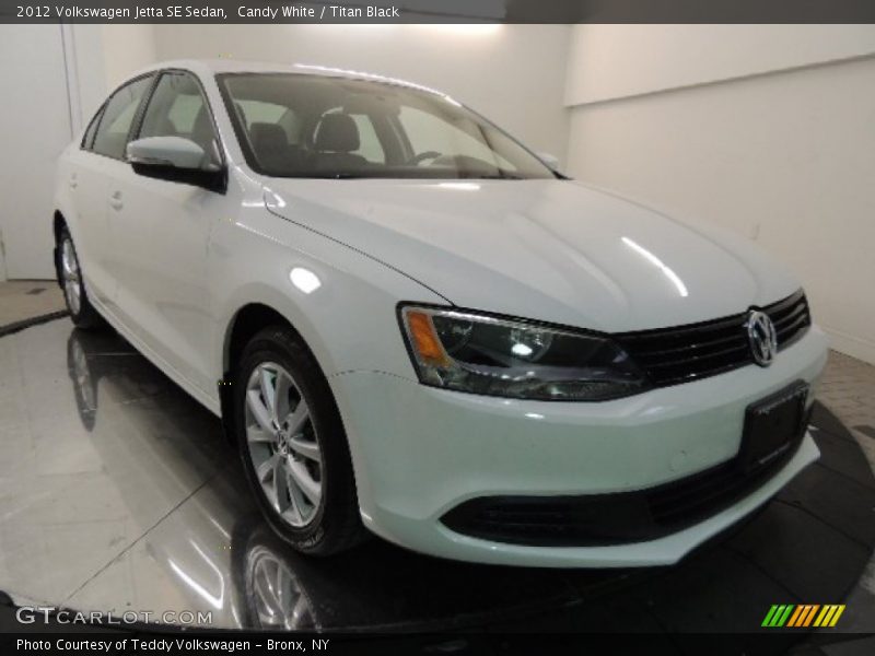 Candy White / Titan Black 2012 Volkswagen Jetta SE Sedan