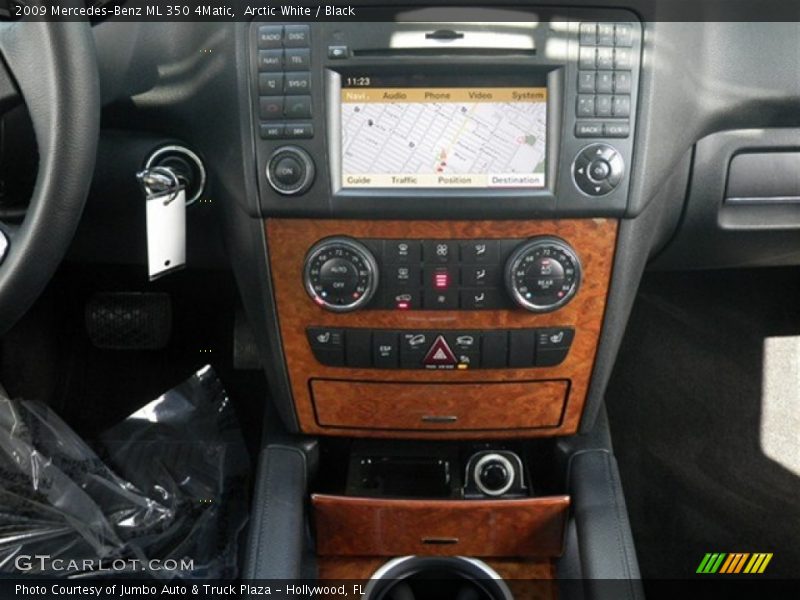 Arctic White / Black 2009 Mercedes-Benz ML 350 4Matic