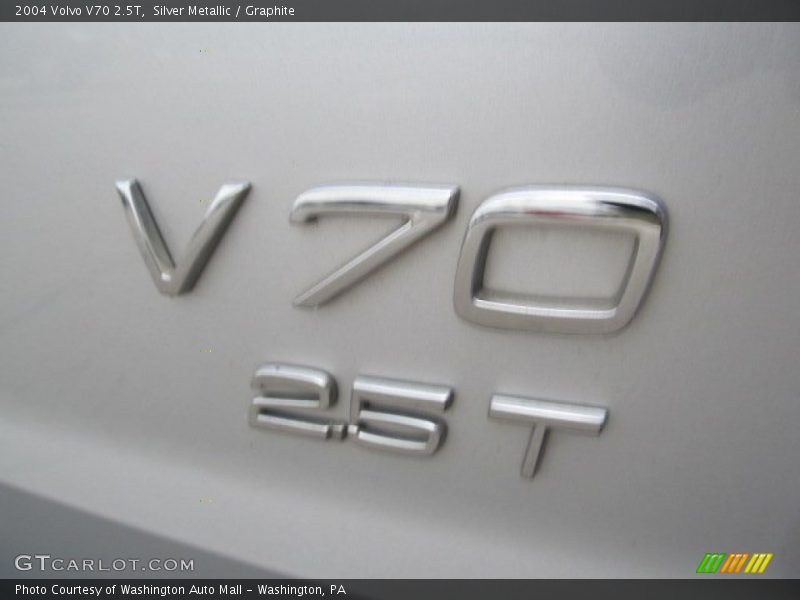 Silver Metallic / Graphite 2004 Volvo V70 2.5T
