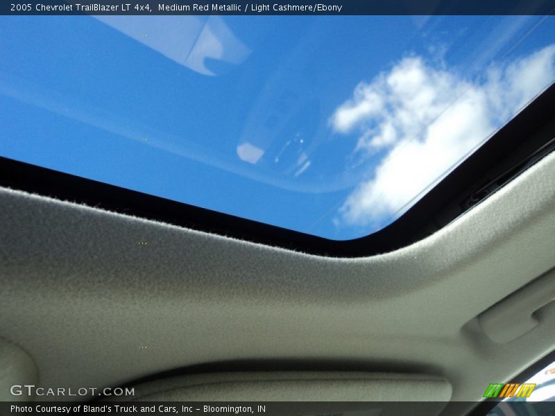 Medium Red Metallic / Light Cashmere/Ebony 2005 Chevrolet TrailBlazer LT 4x4