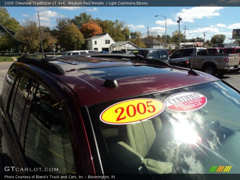 Medium Red Metallic / Light Cashmere/Ebony 2005 Chevrolet TrailBlazer LT 4x4