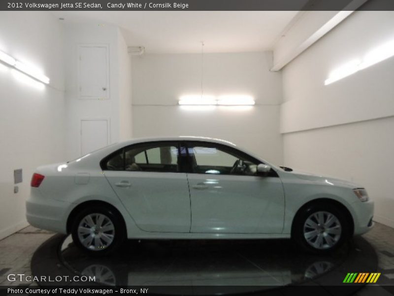 Candy White / Cornsilk Beige 2012 Volkswagen Jetta SE Sedan