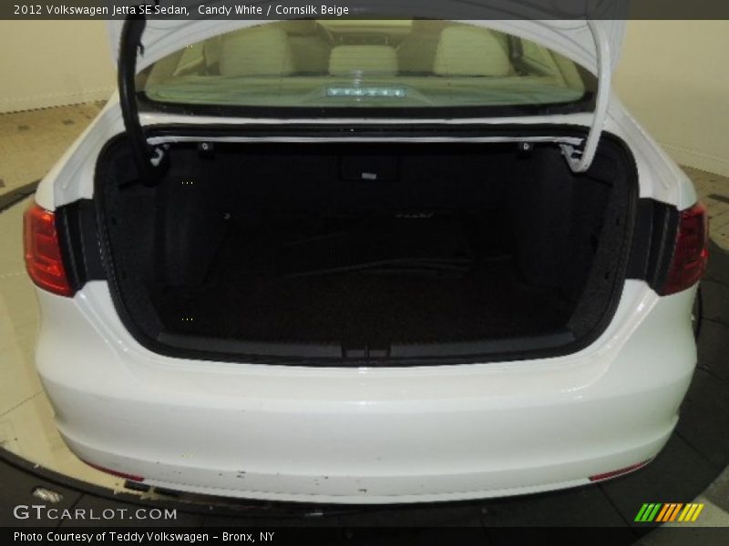 Candy White / Cornsilk Beige 2012 Volkswagen Jetta SE Sedan