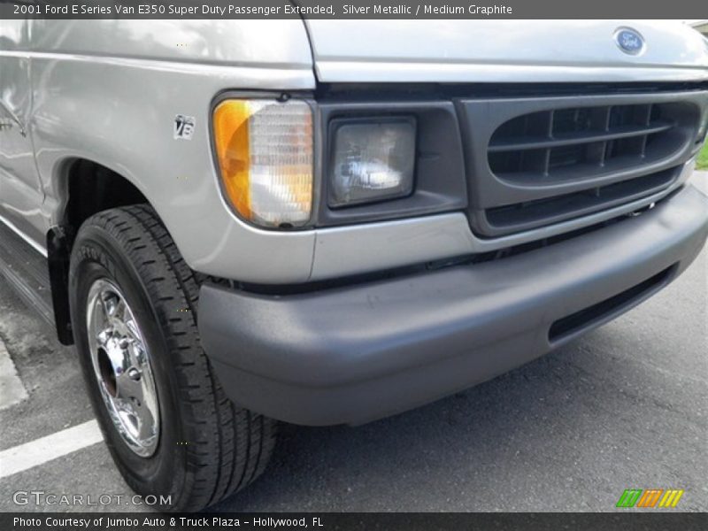 Silver Metallic / Medium Graphite 2001 Ford E Series Van E350 Super Duty Passenger Extended