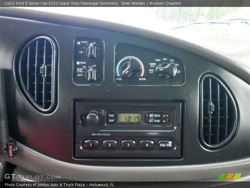 Silver Metallic / Medium Graphite 2001 Ford E Series Van E350 Super Duty Passenger Extended