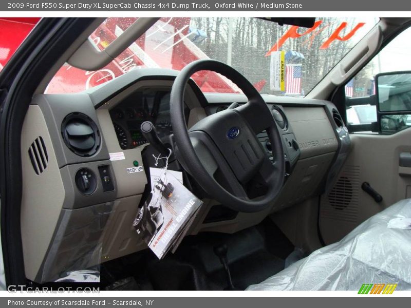 Oxford White / Medium Stone 2009 Ford F550 Super Duty XL SuperCab Chassis 4x4 Dump Truck