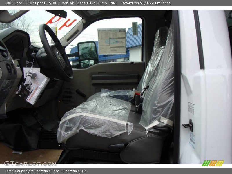 Oxford White / Medium Stone 2009 Ford F550 Super Duty XL SuperCab Chassis 4x4 Dump Truck