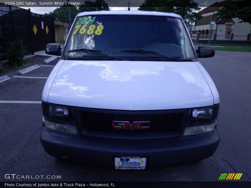 Summit White / Pewter 2004 GMC Safari