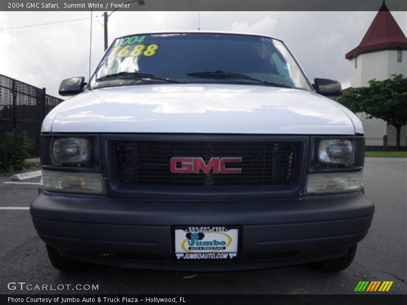 Summit White / Pewter 2004 GMC Safari