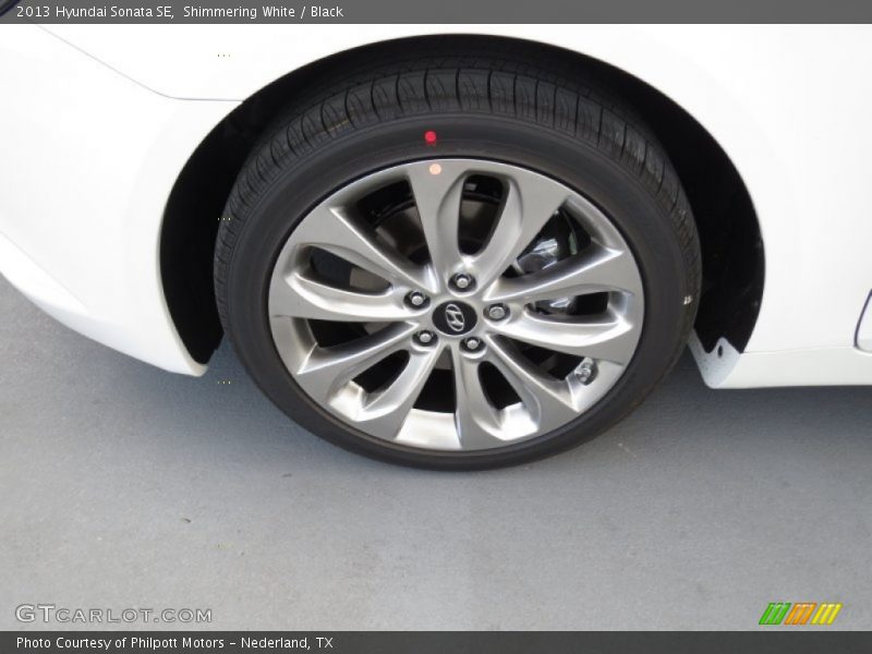 Shimmering White / Black 2013 Hyundai Sonata SE