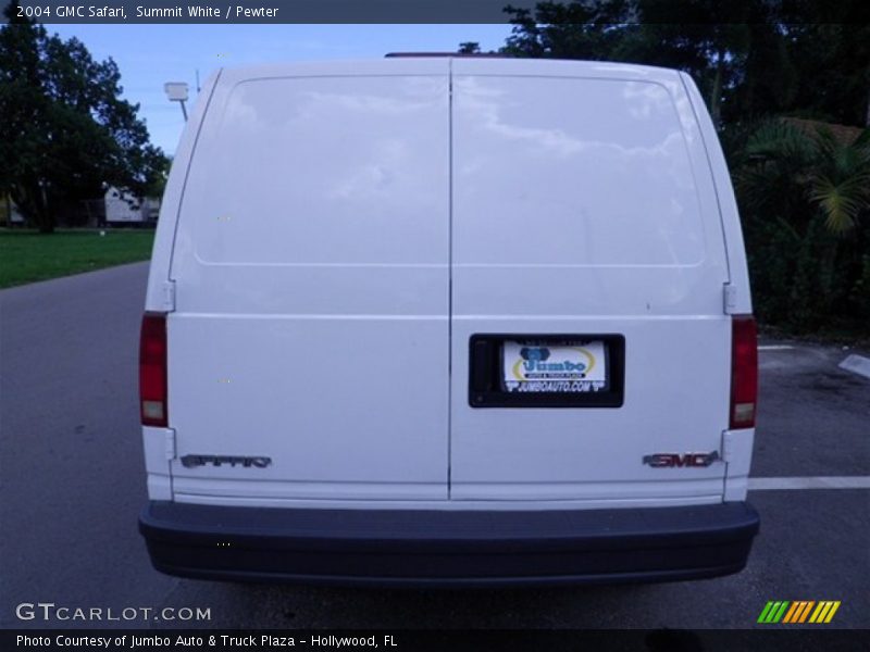 Summit White / Pewter 2004 GMC Safari