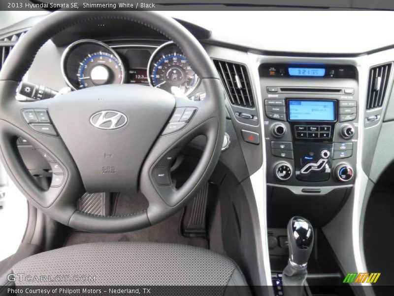 Shimmering White / Black 2013 Hyundai Sonata SE