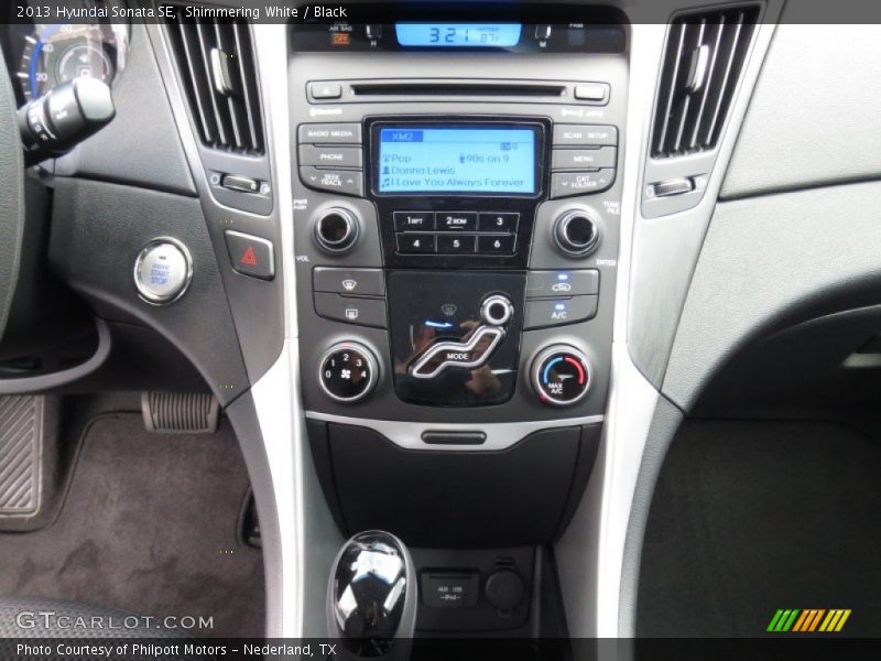 Shimmering White / Black 2013 Hyundai Sonata SE