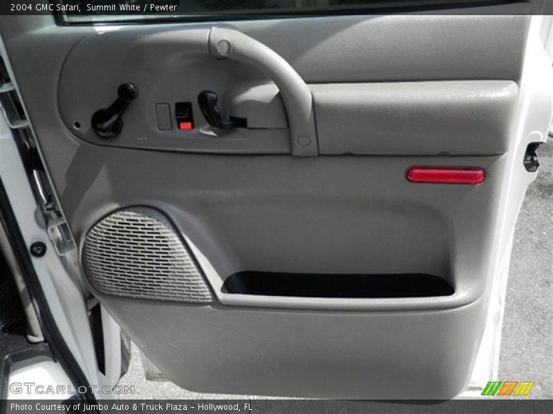 Summit White / Pewter 2004 GMC Safari