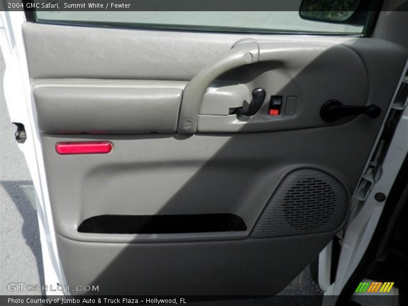 Summit White / Pewter 2004 GMC Safari
