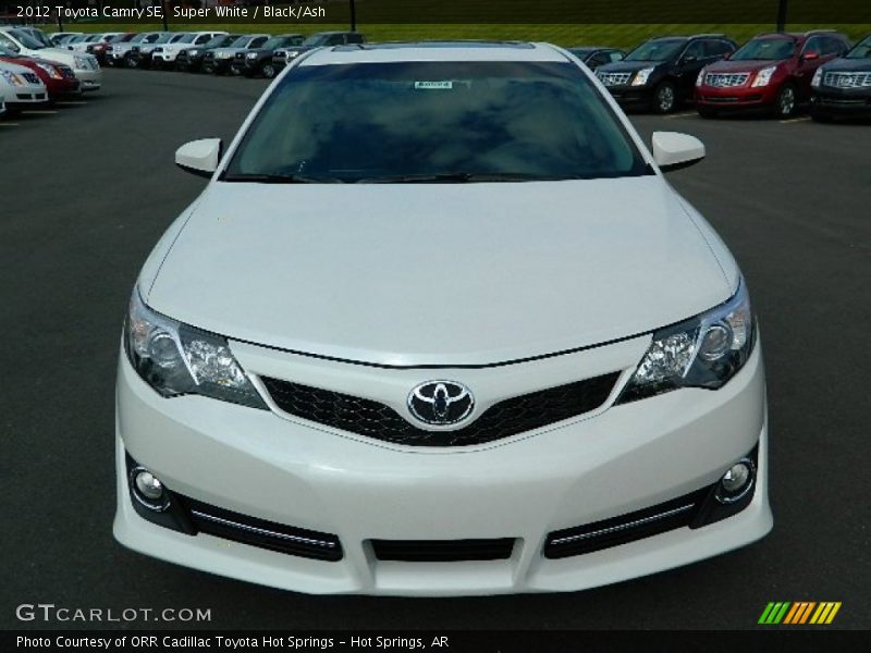 Super White / Black/Ash 2012 Toyota Camry SE