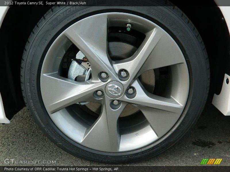 Super White / Black/Ash 2012 Toyota Camry SE