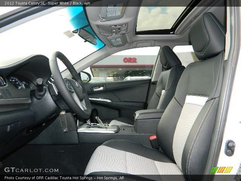 Super White / Black/Ash 2012 Toyota Camry SE