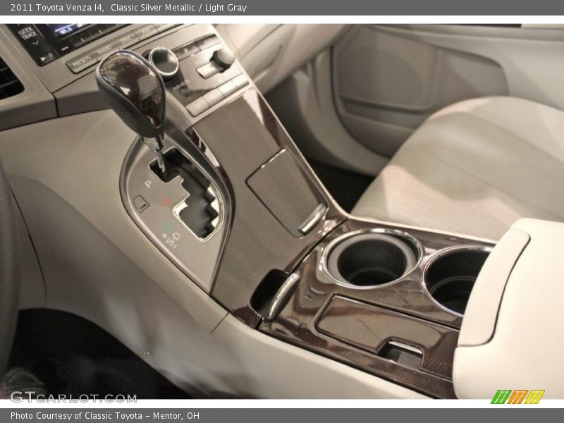 Classic Silver Metallic / Light Gray 2011 Toyota Venza I4