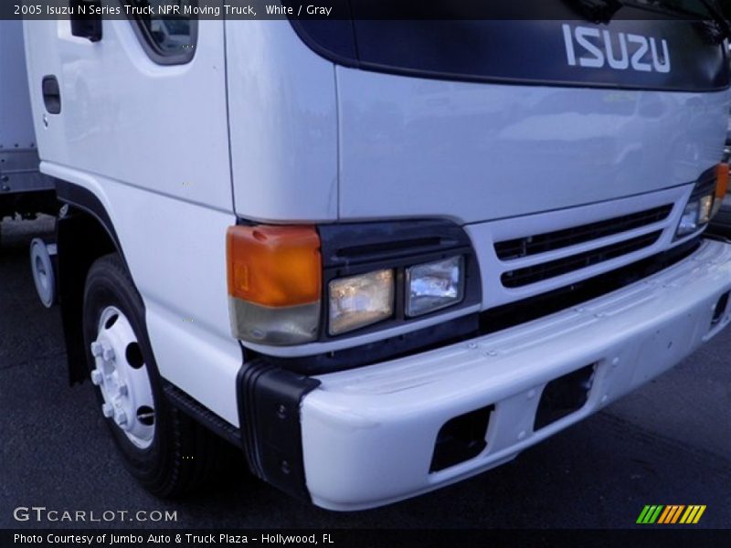 White / Gray 2005 Isuzu N Series Truck NPR Moving Truck