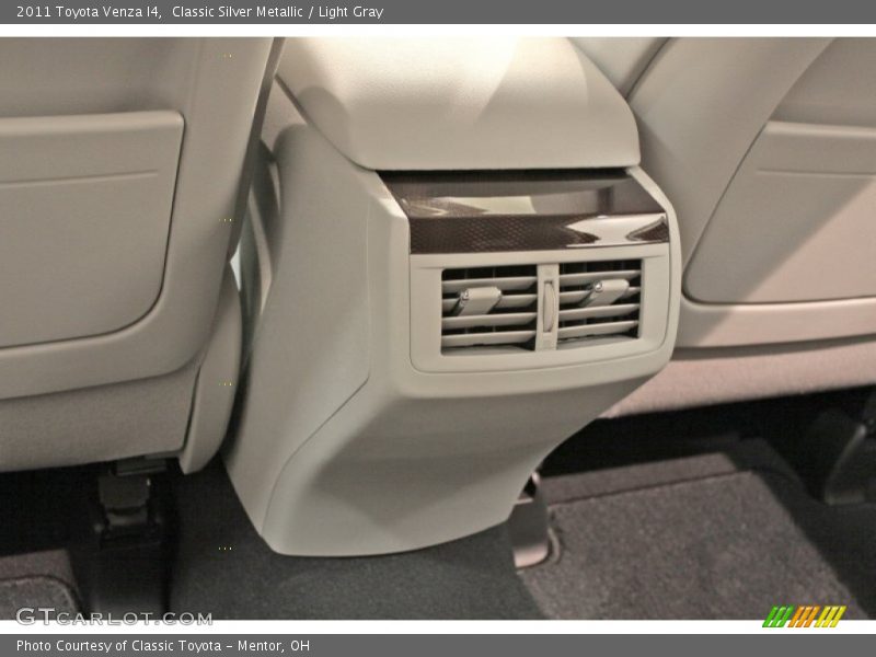 Classic Silver Metallic / Light Gray 2011 Toyota Venza I4
