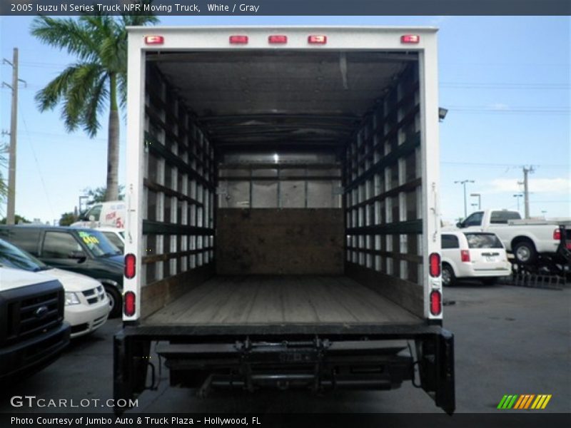 White / Gray 2005 Isuzu N Series Truck NPR Moving Truck