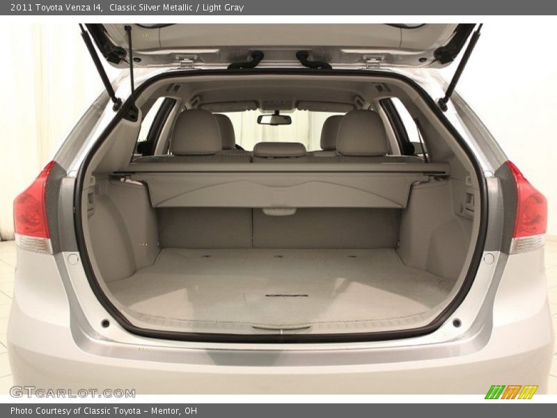 Classic Silver Metallic / Light Gray 2011 Toyota Venza I4