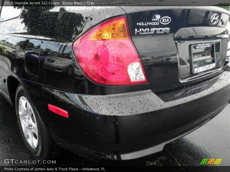 Ebony Black / Gray 2005 Hyundai Accent GLS Coupe