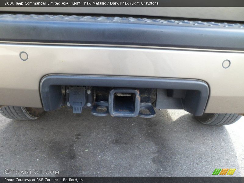 Light Khaki Metallic / Dark Khaki/Light Graystone 2006 Jeep Commander Limited 4x4