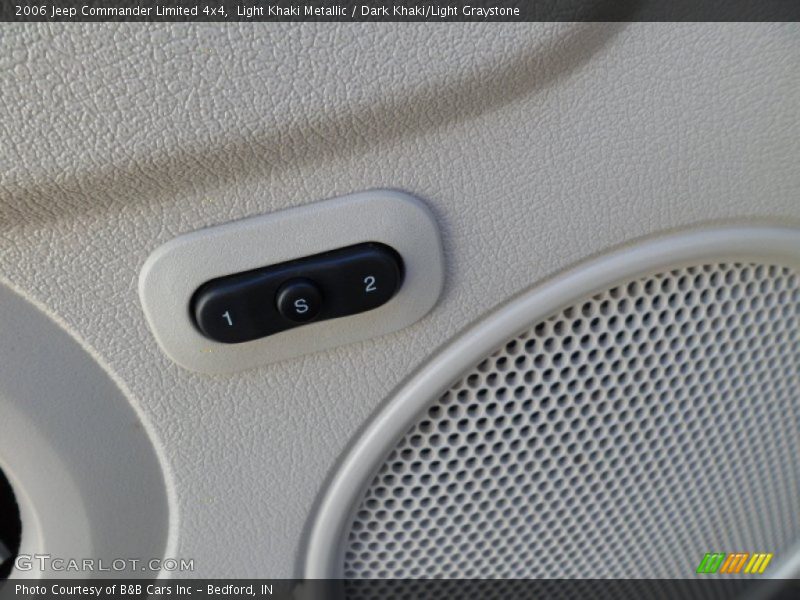 Light Khaki Metallic / Dark Khaki/Light Graystone 2006 Jeep Commander Limited 4x4