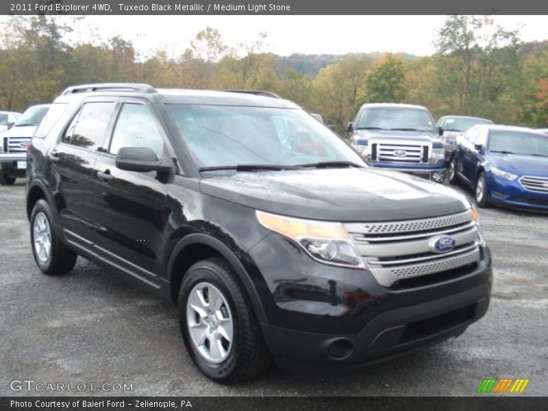 Front 3/4 View of 2011 Explorer 4WD