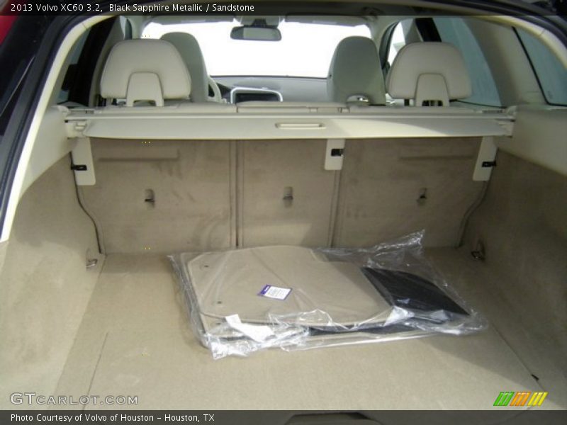 Black Sapphire Metallic / Sandstone 2013 Volvo XC60 3.2