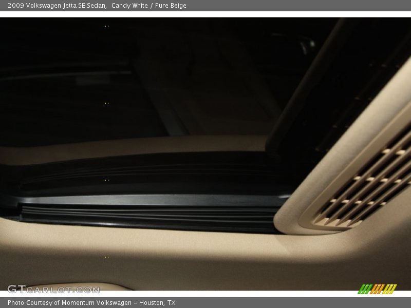 Candy White / Pure Beige 2009 Volkswagen Jetta SE Sedan