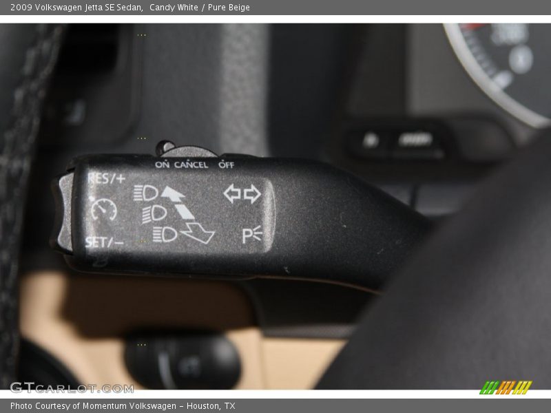 Candy White / Pure Beige 2009 Volkswagen Jetta SE Sedan