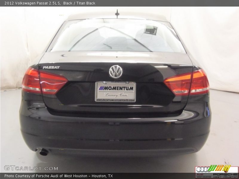 Black / Titan Black 2012 Volkswagen Passat 2.5L S