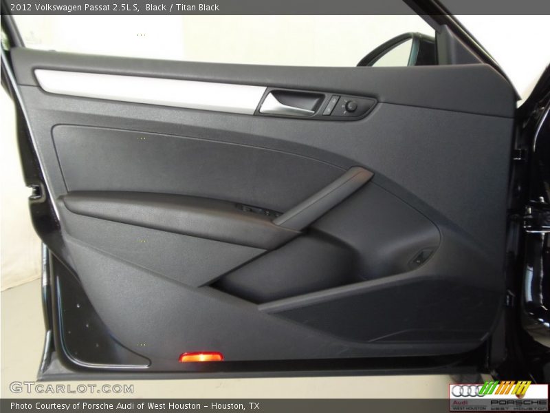 Black / Titan Black 2012 Volkswagen Passat 2.5L S